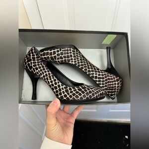 Via Spiga NIB Black And White Animal Print Pony Fur Pumps Size 8.5